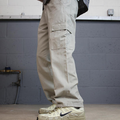 Wrangler cargo pants y2k beige W34L30 Loose straight leg skater style workwear utility