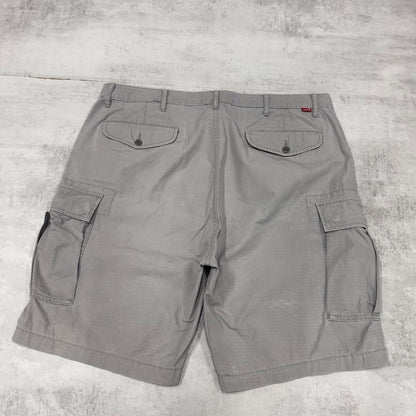 Mens baggy Levis cargo shorts W42