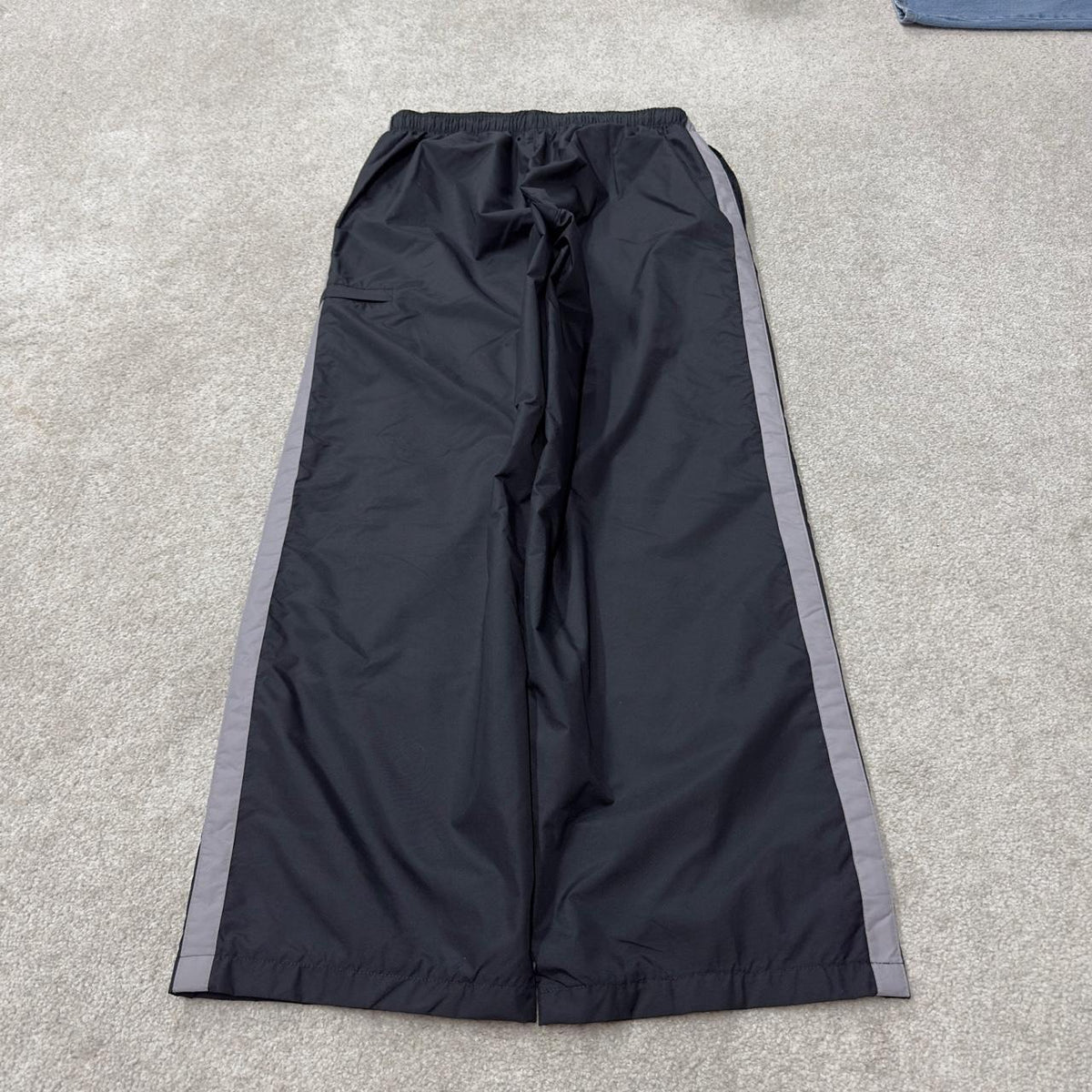 Y2K vintage Nike baggy tracksuit bottoms black M Wide leg track pants embroidered logo