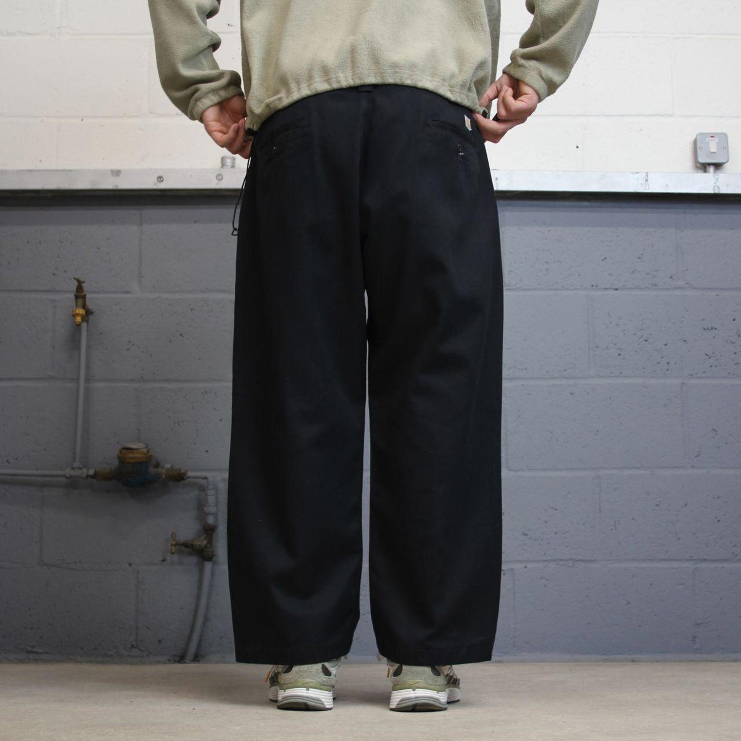 90s black Carhartt skater pants wide leg chino twill style workwear trousers W40L26