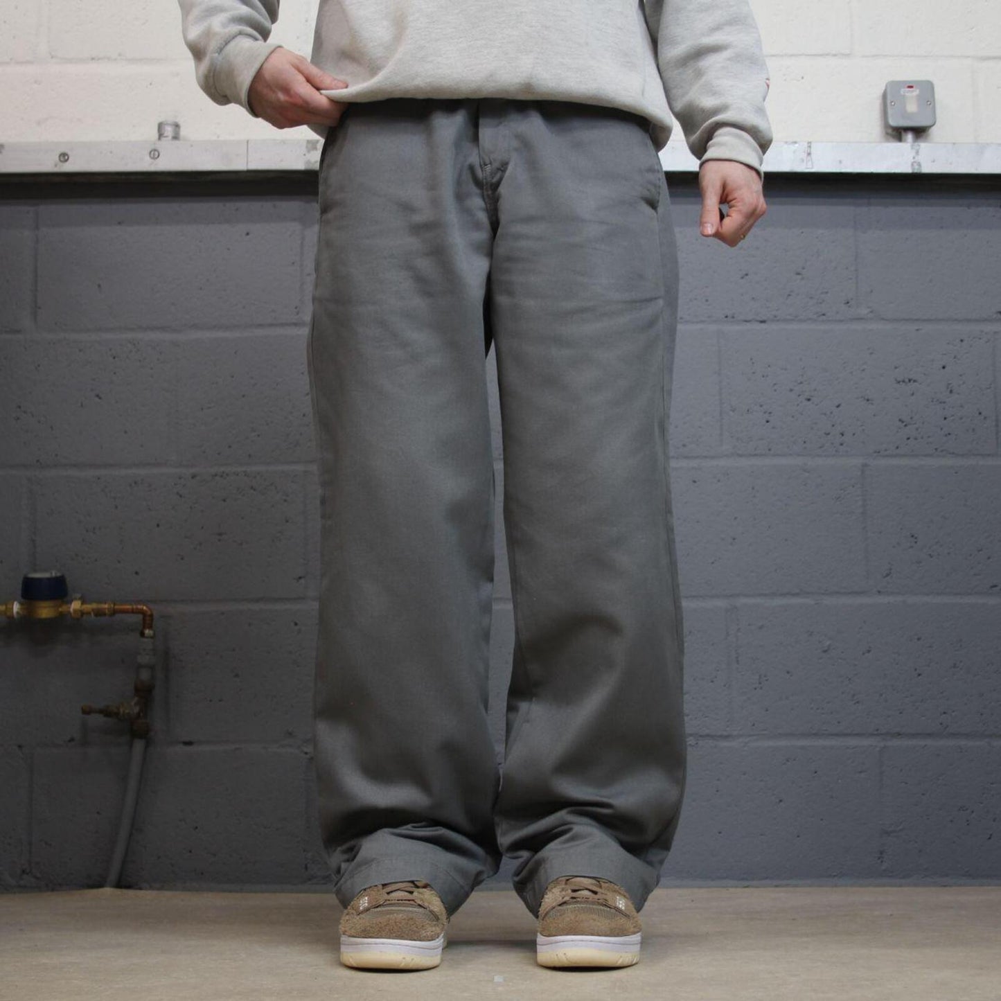 Y2K Carhartt work pants loose grey Loose Master Pant skate style chino trousers