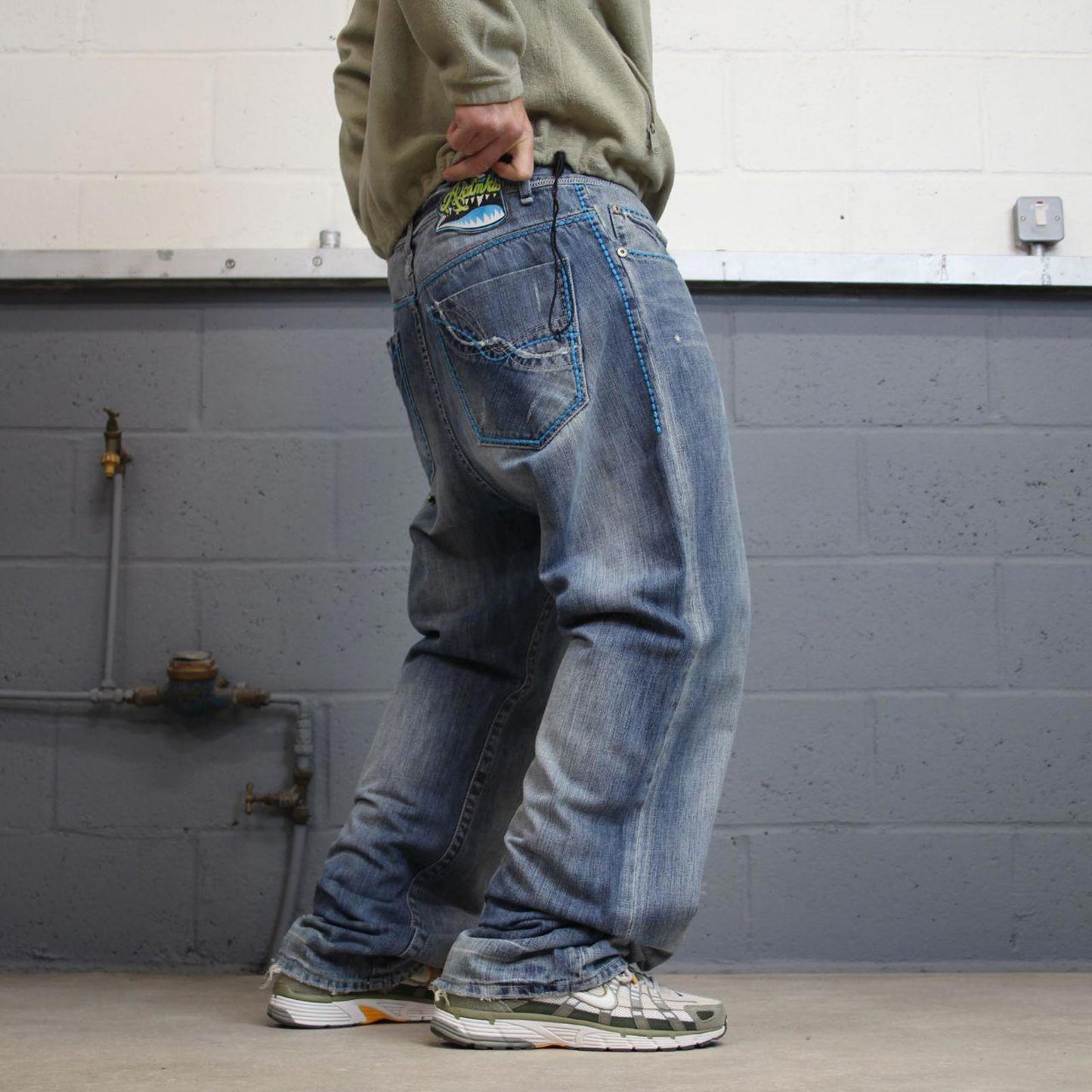 Blue Akademiks jeans W38L34 loose leg denim y2k style skater pants casual wear autumn embroidered