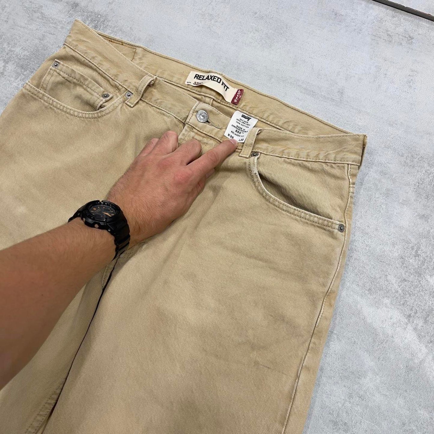 Levis 550 jeans W36 L30 beige loose 90s style relaxed skater jeans red tab logo