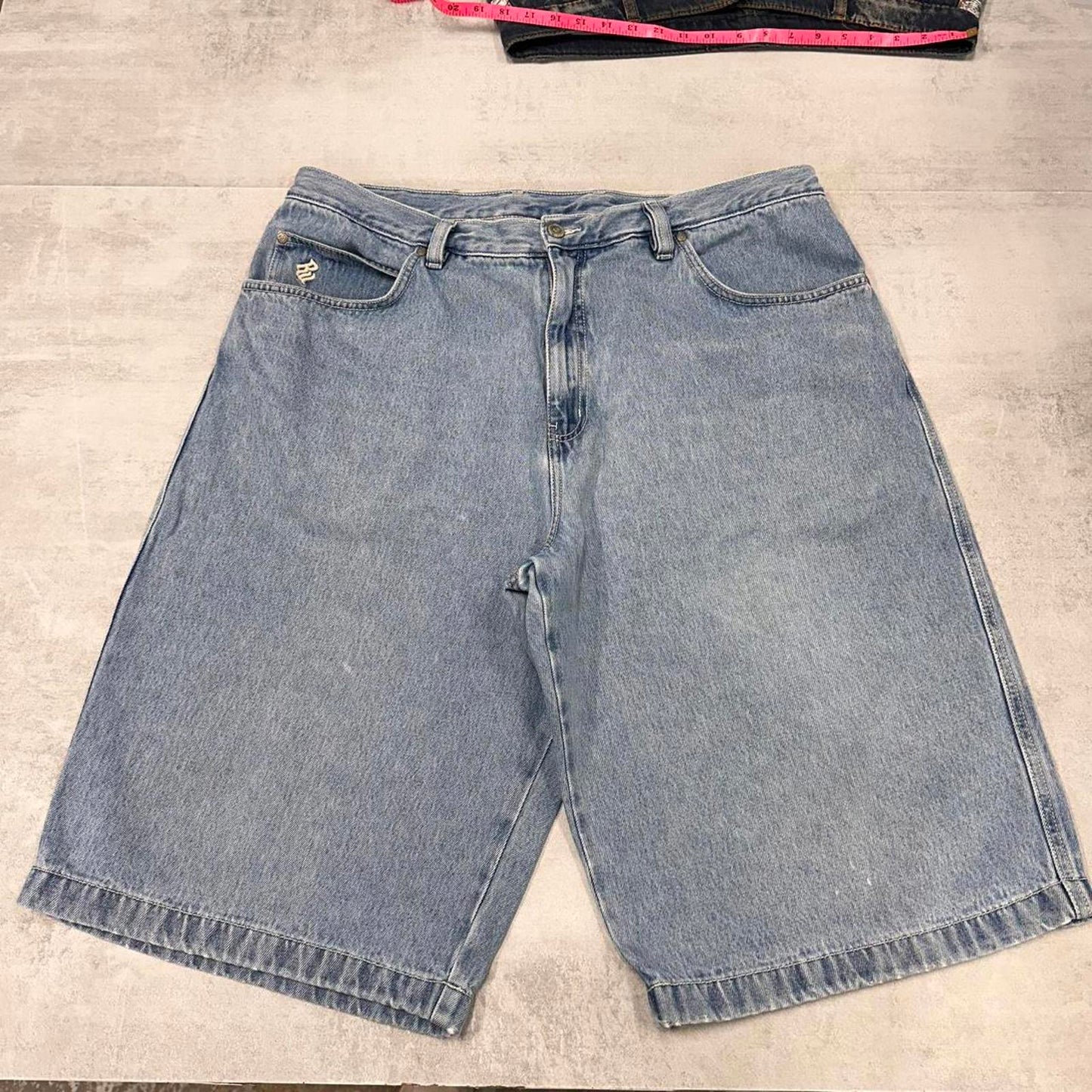 Mens Baggy Rocawear jorts W38