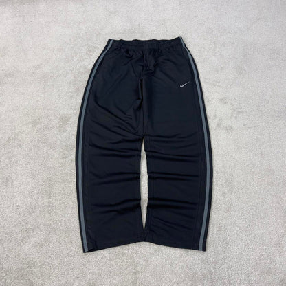 Baggy Nike Trackies Large Black y2k 00s style loose wide leg joggers embroidered logo side stripe