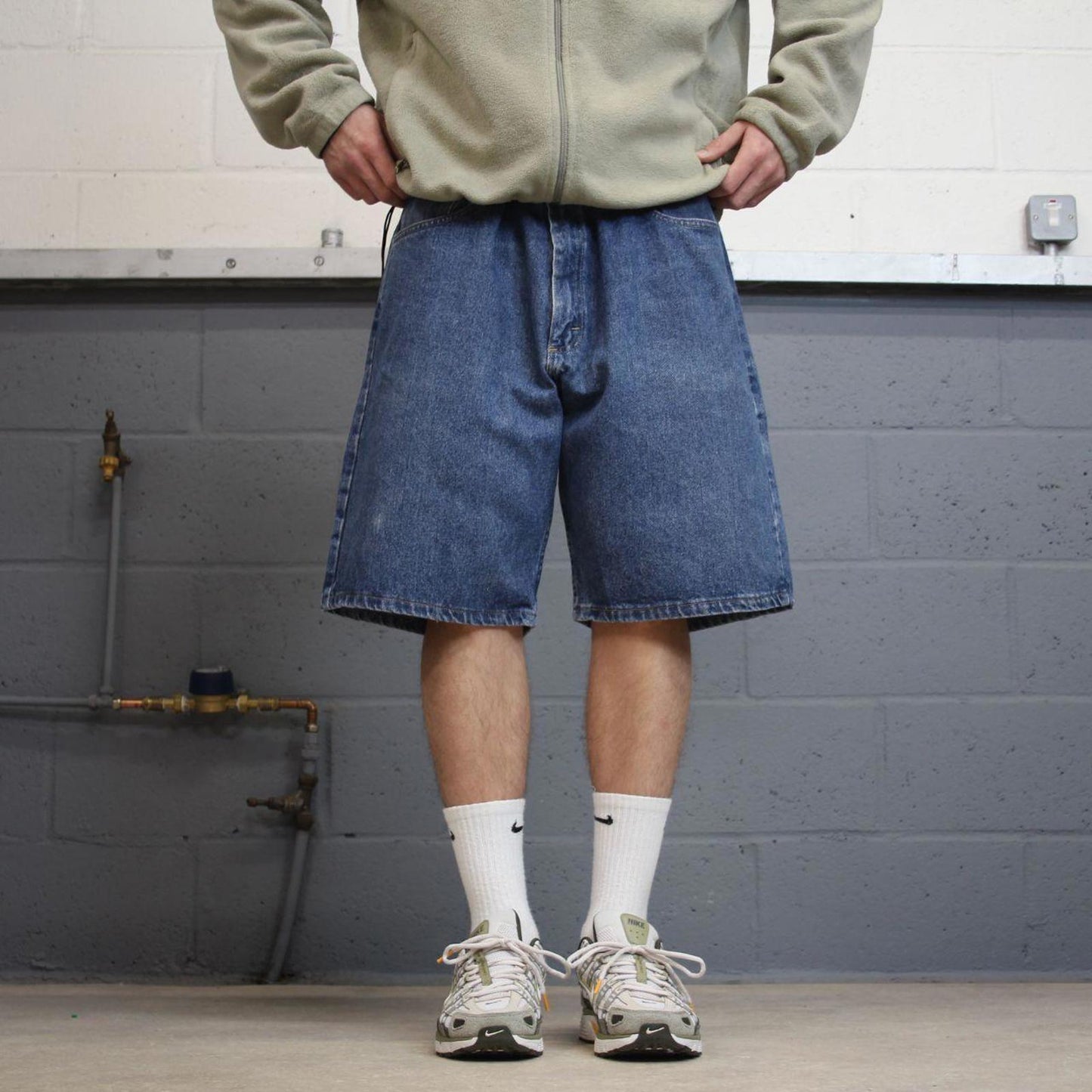 Y2k baggy Wrangler shorts skater style blue Denim loose leg summer festival jorts