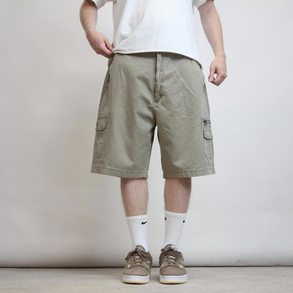 Baggy Wrangler cargo shorts W36