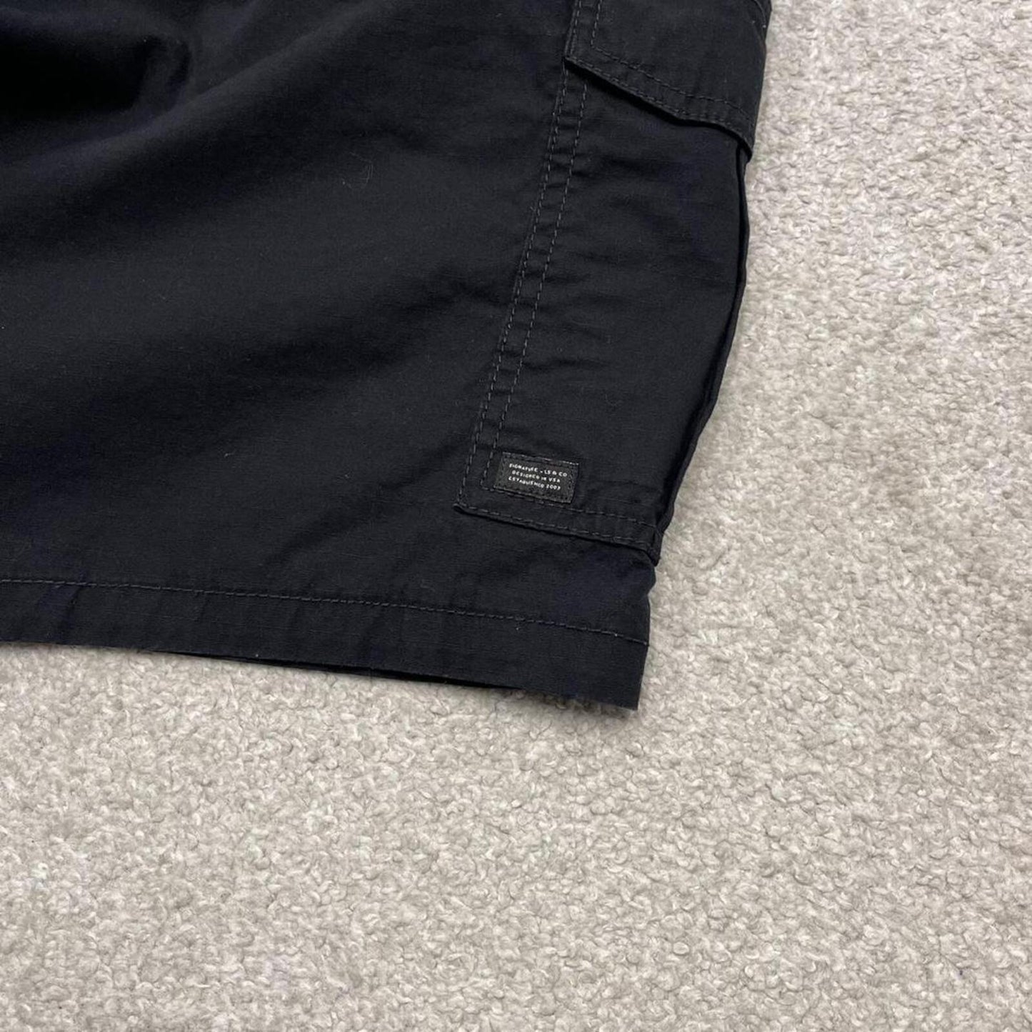 Y2k Levi's cargo shorts W38 technical style black Loose wide leg fit outdoors