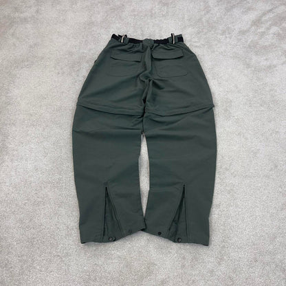 Baggy North Face technical pants Large women's green convertible 2 in 1 shorts / trousers y2k style