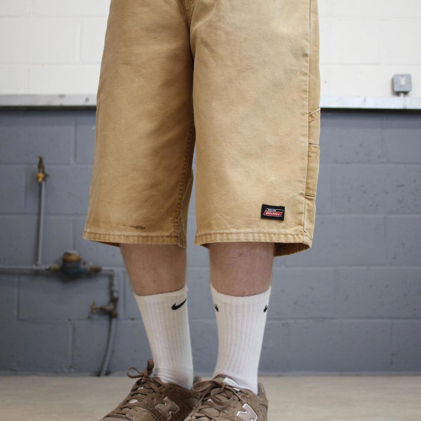 Baggy Dickies carpenter shorts W36 loose Tan canvas skater style jorts