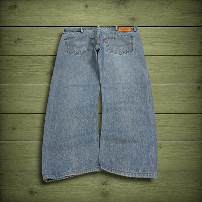 Y2K Levi’s 505 jeans straight leg washed blue #Straight fit 5 pocket pants belt loops red tab logo