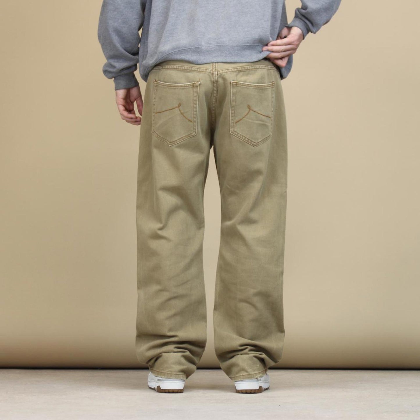 Tan Rocawear jeans W38 L33