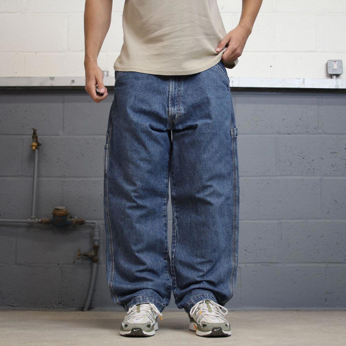 Blue baggy Levis carpenter jeans W40L30 loose skater thick denim 90s style cargos patch logo