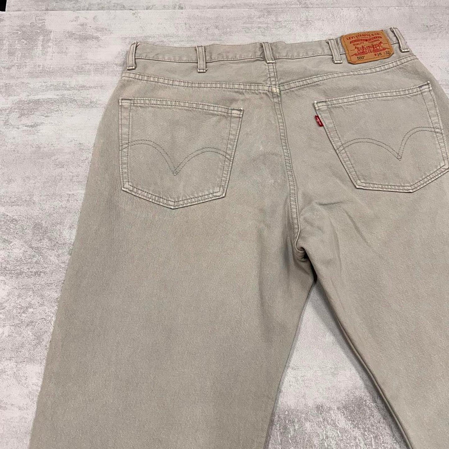 Grey Levi's 550 jeans W38L32 relaxed fit denim 90s style pants
