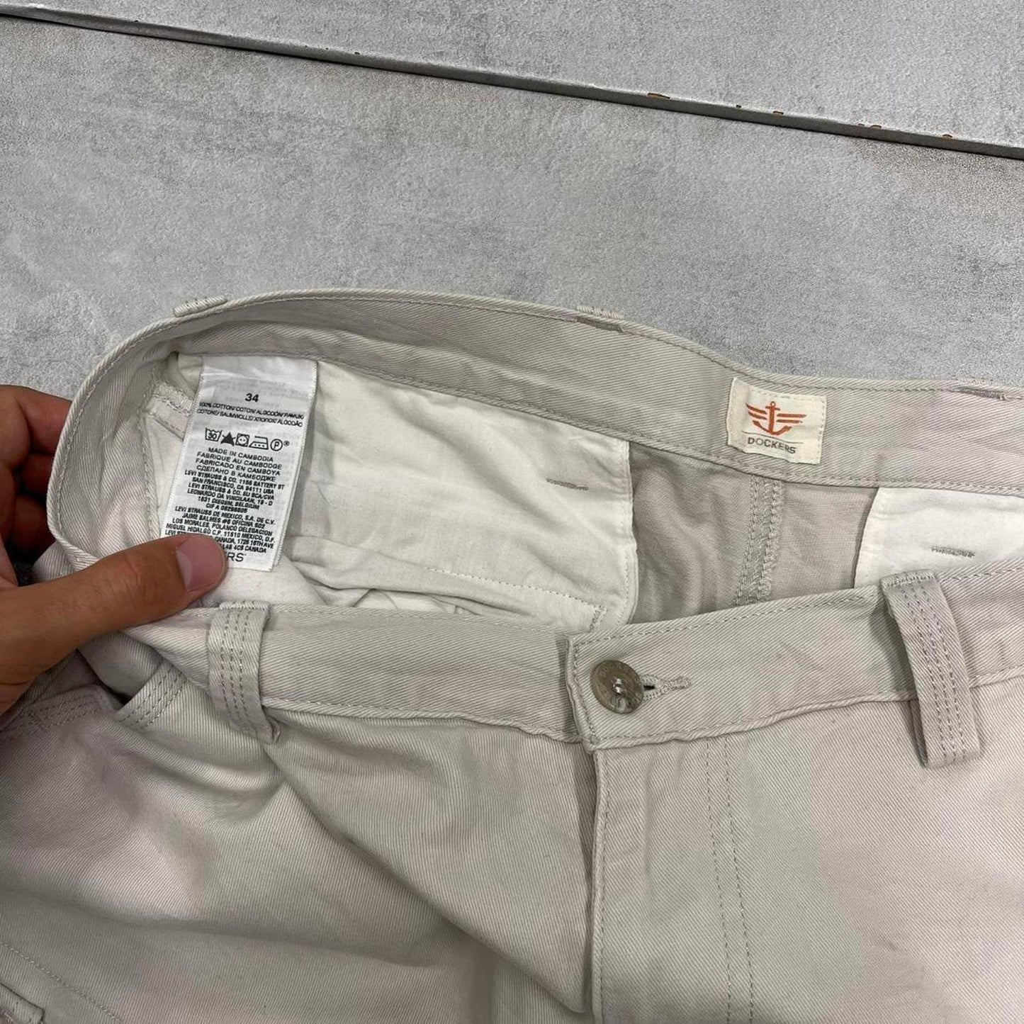 Dockers cargo shorts W34