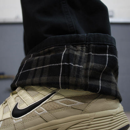 Wrangler flannel lined cargo pants y2k black Loose leg 2000s style skater work pants