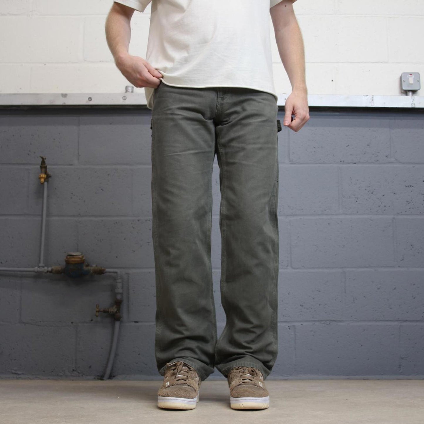 Green Carhartt carpenter jeans size 4x32 women's 90s style canvas cargos