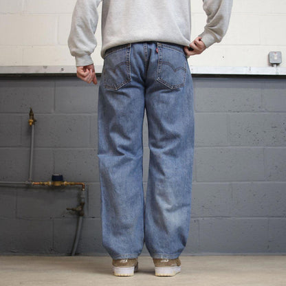 Vintage Y2K Levi’s 505 jeans blue Straight leg 00s style denim pants red tab logo