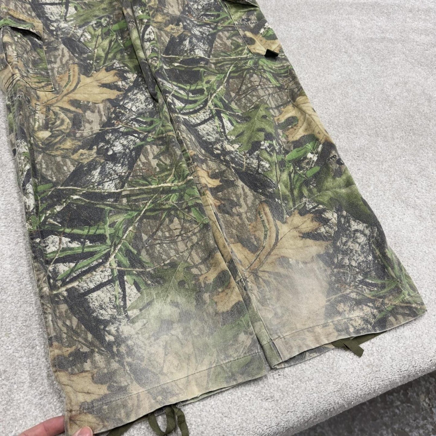 Mossy Oaky camo cargo pants faded green Loose floaty realtree hunting camouflage trousers