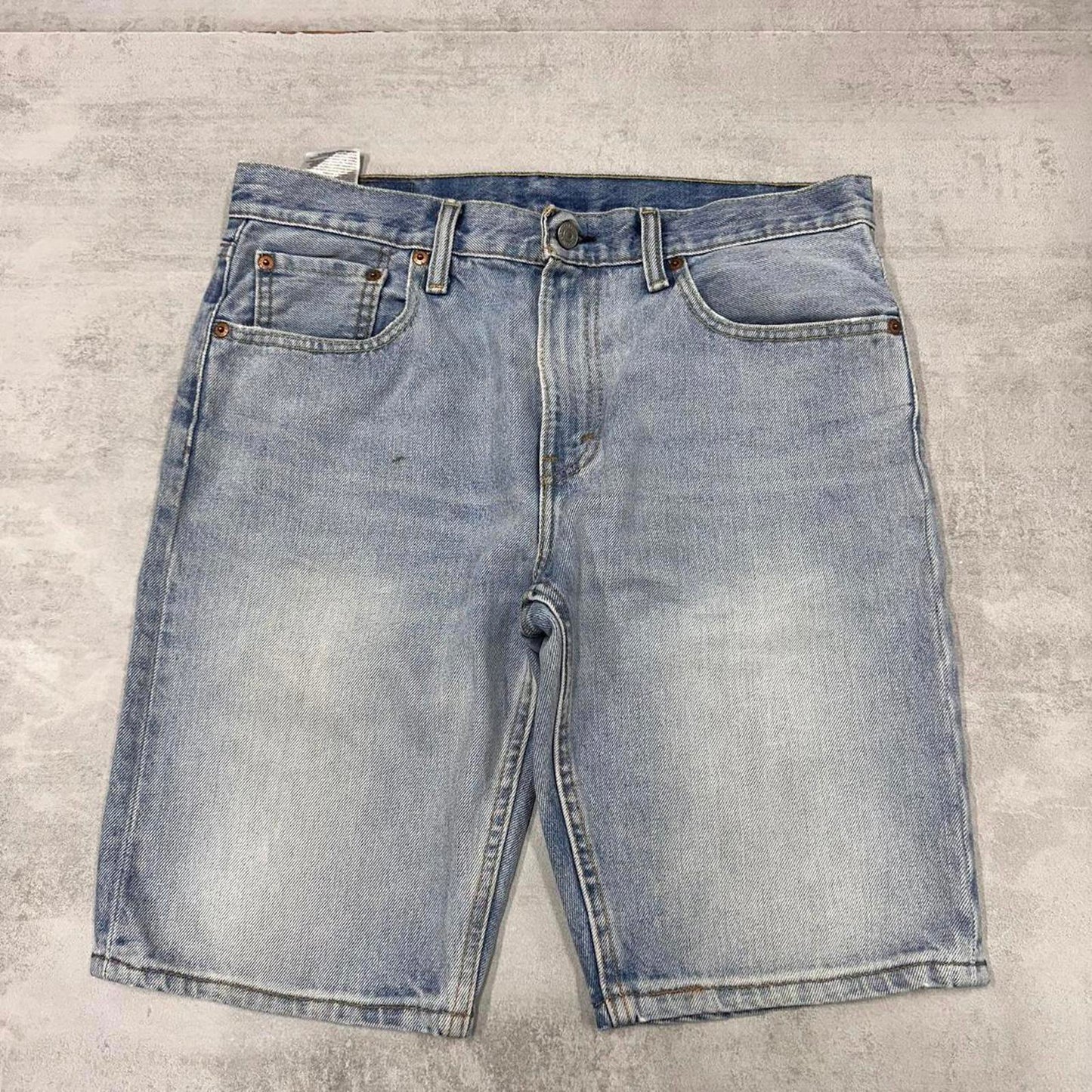 Mens Levi’s jorts W33