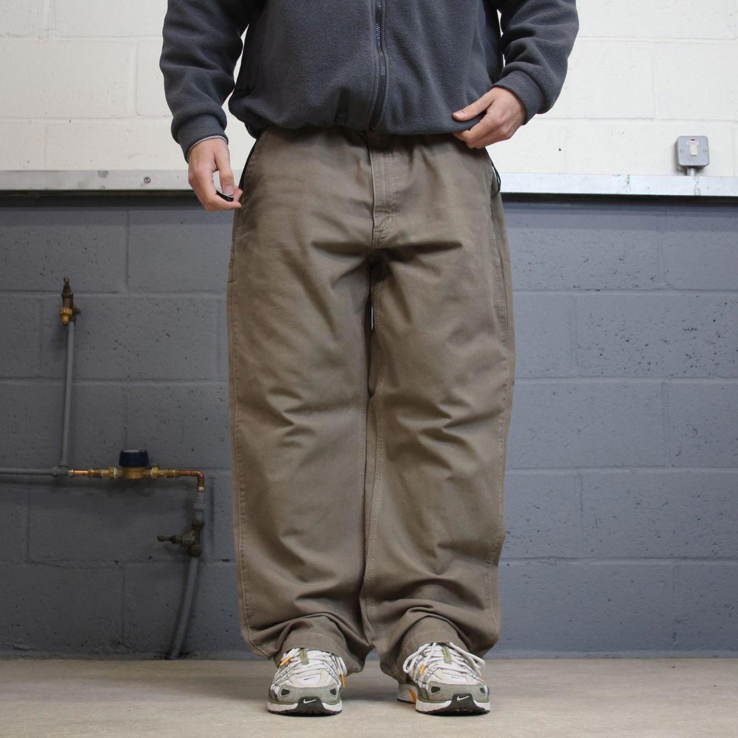 Carhartt carpenter pants W42L32 baggy khaki relaxed fit skate pants