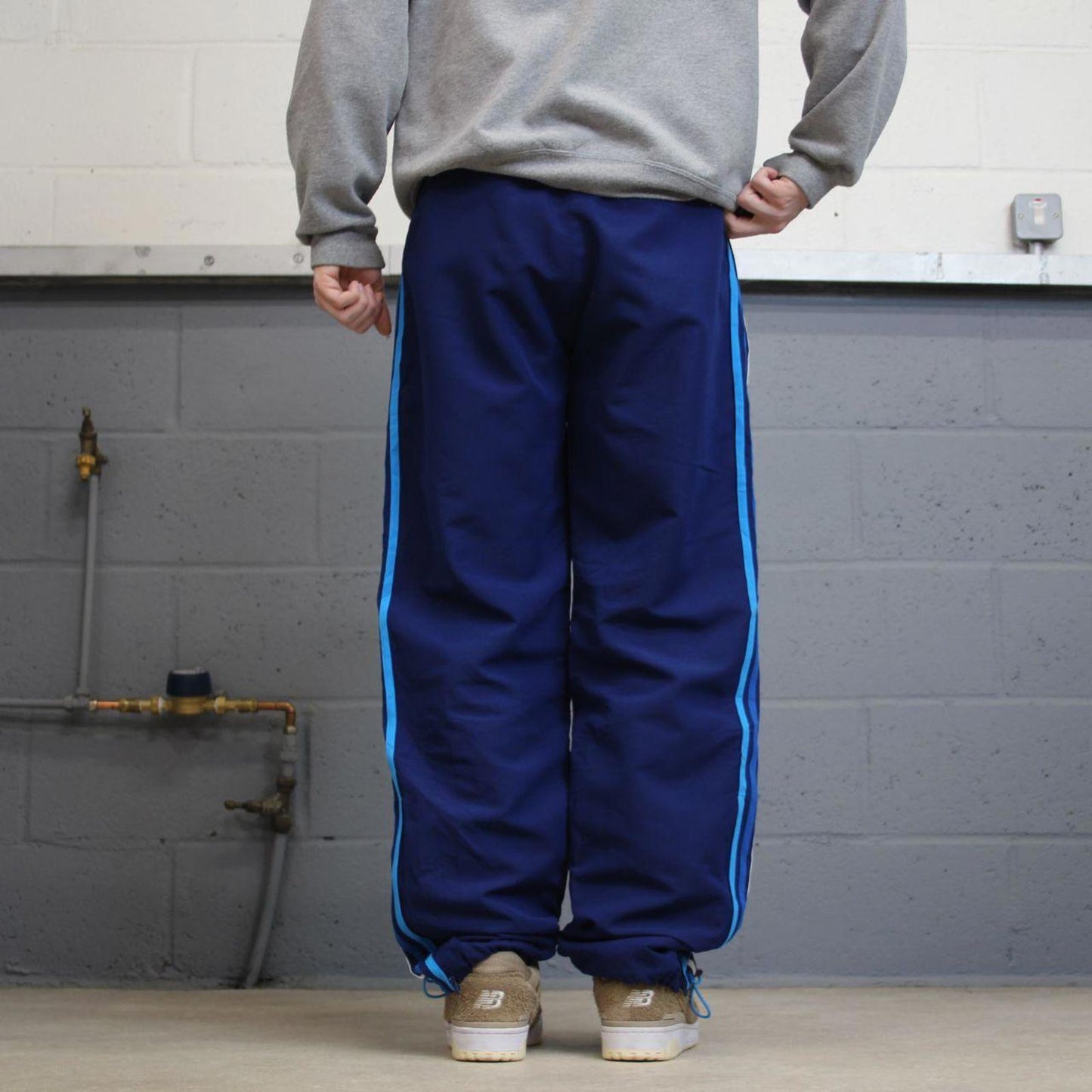 Vintage Y2K Adidas tracksuit bottoms navy Side stripe design mesh lined gym track pants