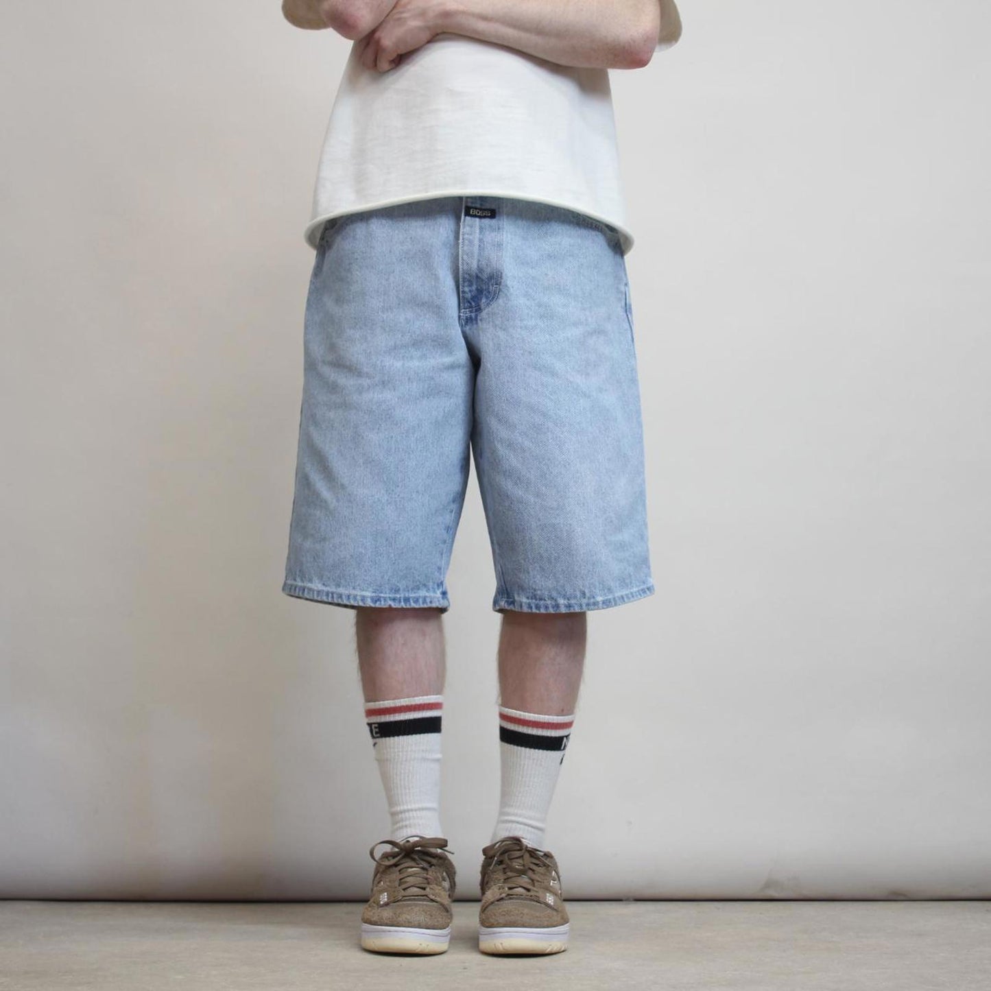 Baggy BOSS denim jorts W34 loose long denim embroidered 90s skater jorts