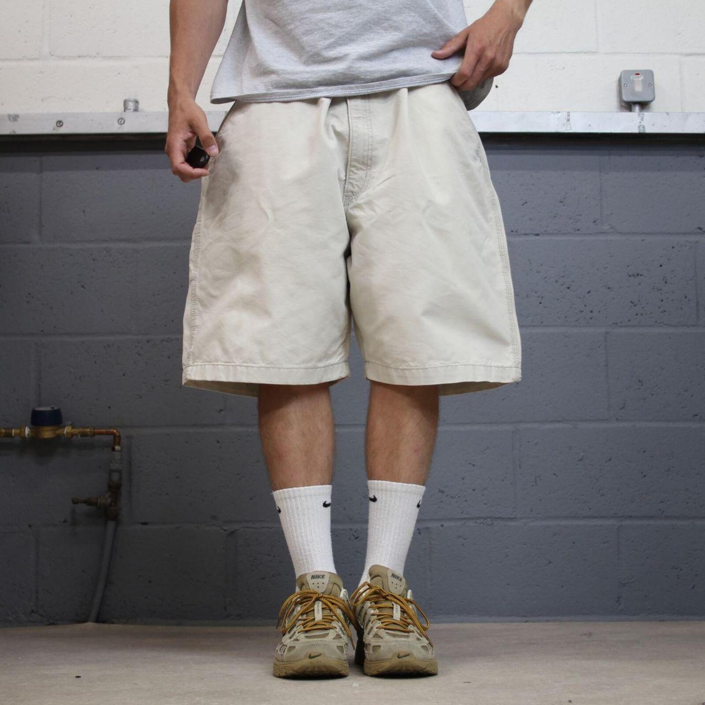 Carhartt baggy shorts carpenter loose beige Relaxed fit canvasy skater style cargo work shorts