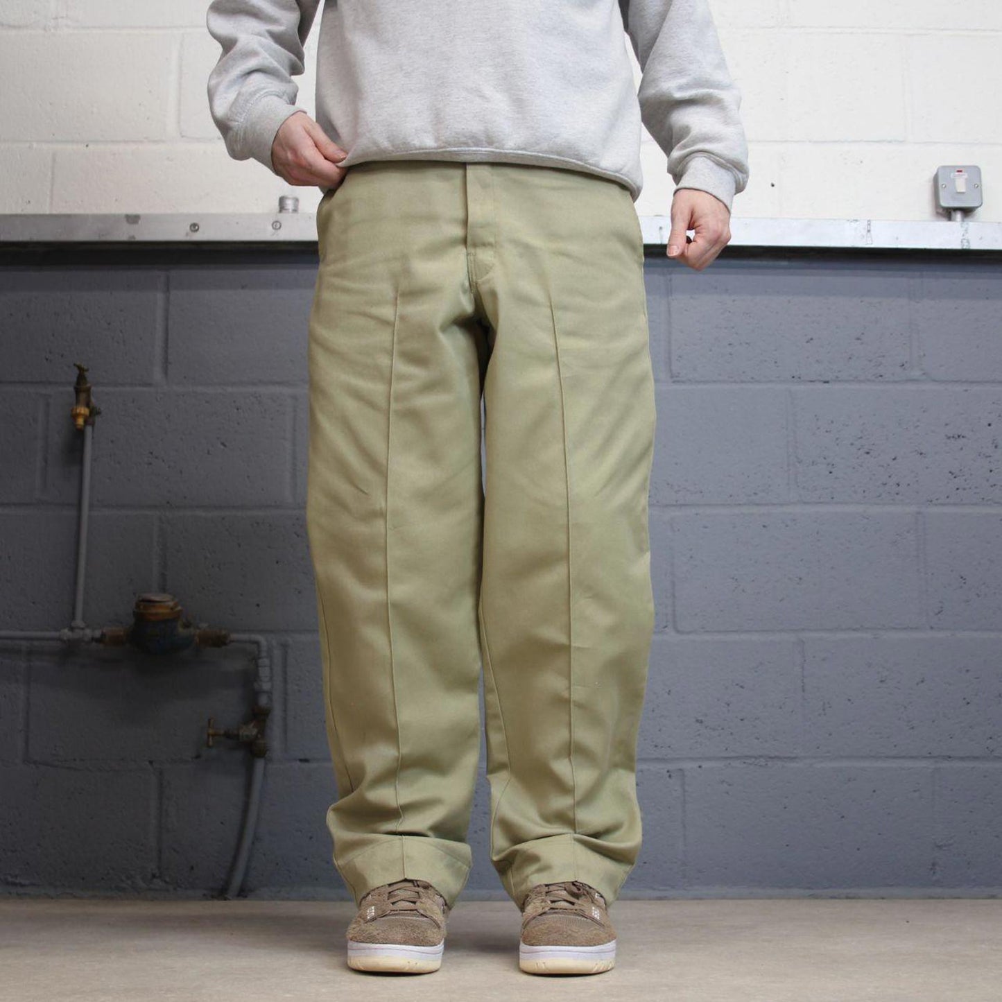 Khaki Dickies Pants W34L30 loose twill chino pleated 90s style skater pants