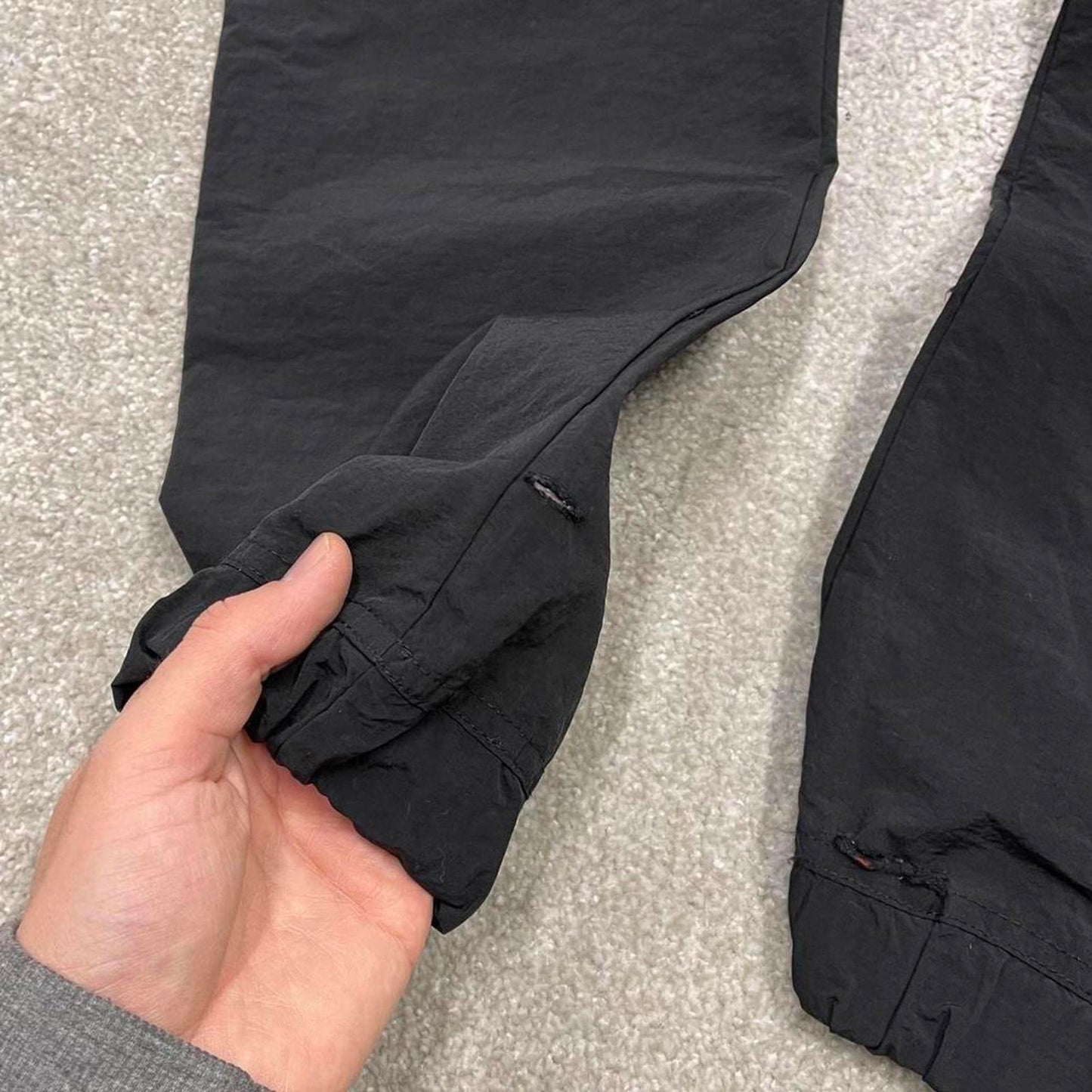 00s Fila cargo tracksuit bottoms y2k S black joggers embroidered logo gym wear trackies