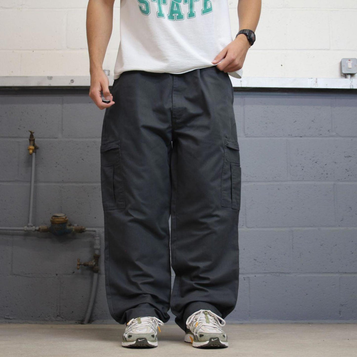 Baggy Dickies cargo trousers W42L32 grey chino style skater cargo pants