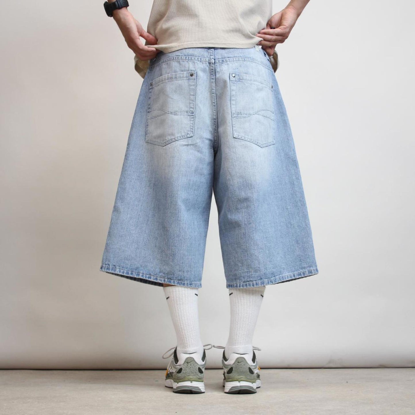 Baggy PJ Mark skate style Jorts W38 wide leg denim 90s style skater shorts stitch designs