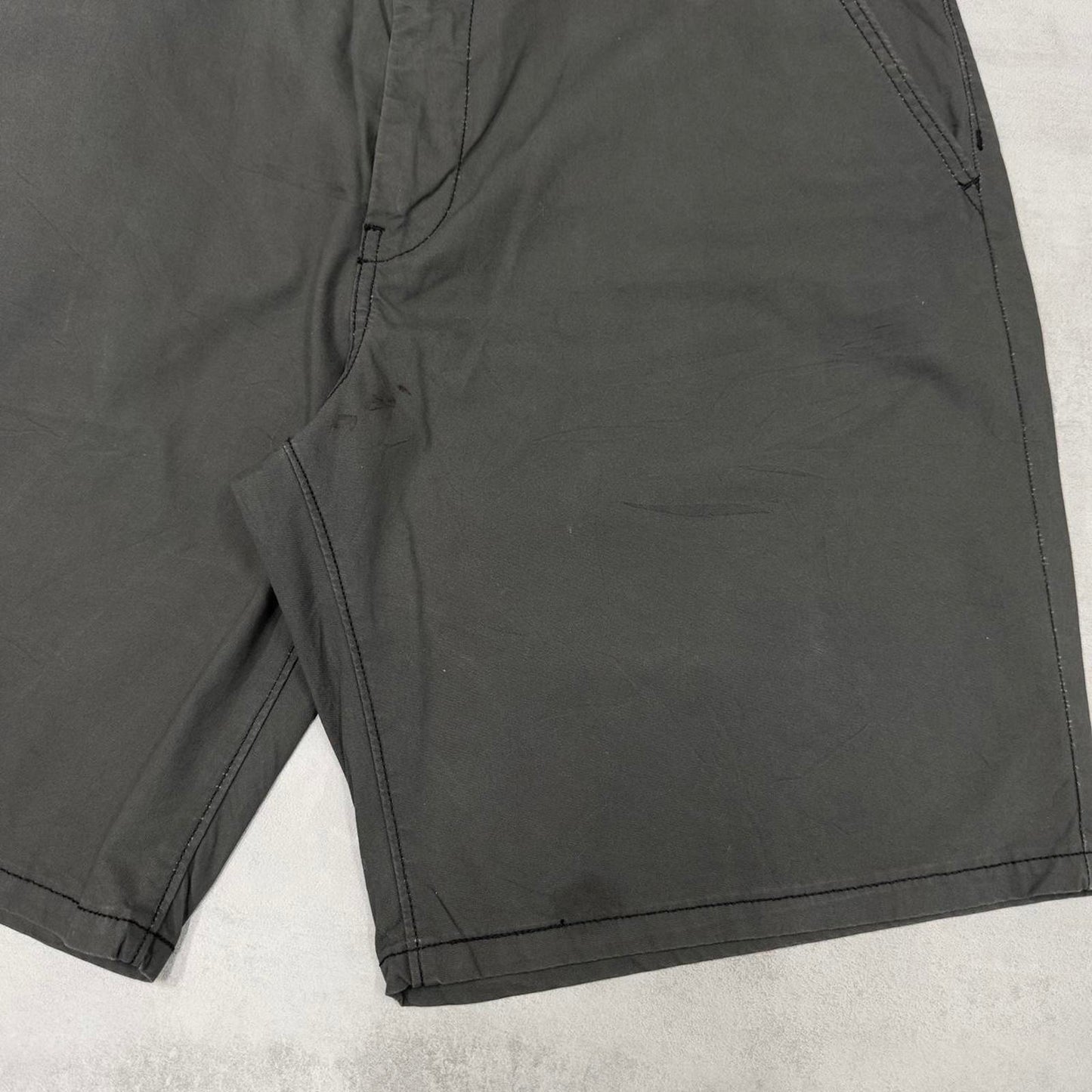 Loose Levi's shorts W38