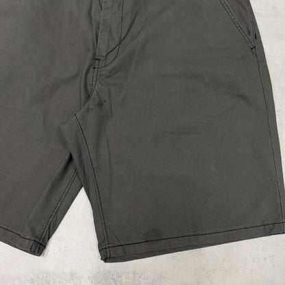 Loose Levi's shorts W38