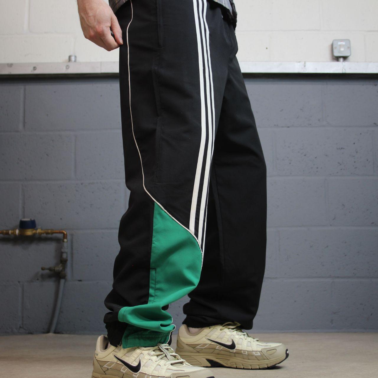 Y2K Adidas baggy tracksuit bottoms black Medium embroidered logo side stripes track pants