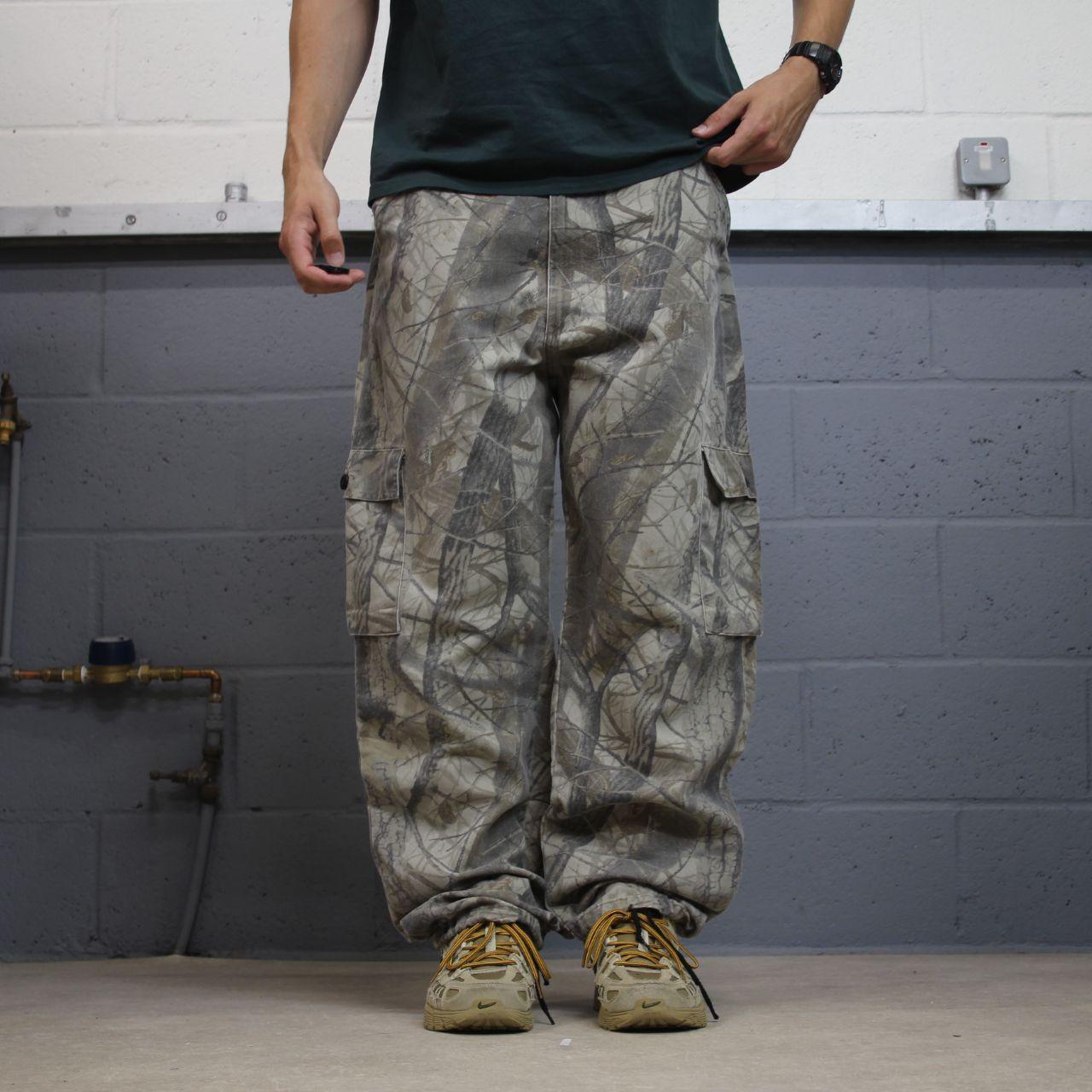 Vintage Liberty baggy camo cargo pants khaki Loose leg camouflage Y2K hunting style trousers