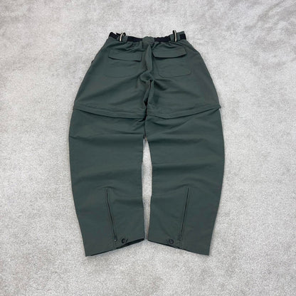 Baggy North Face technical pants Large women's green convertible 2 in 1 shorts / trousers y2k style