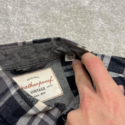 Checkered plaid flannel shirt autumnal M black Weatherproof men's long sleeve button up y2k style