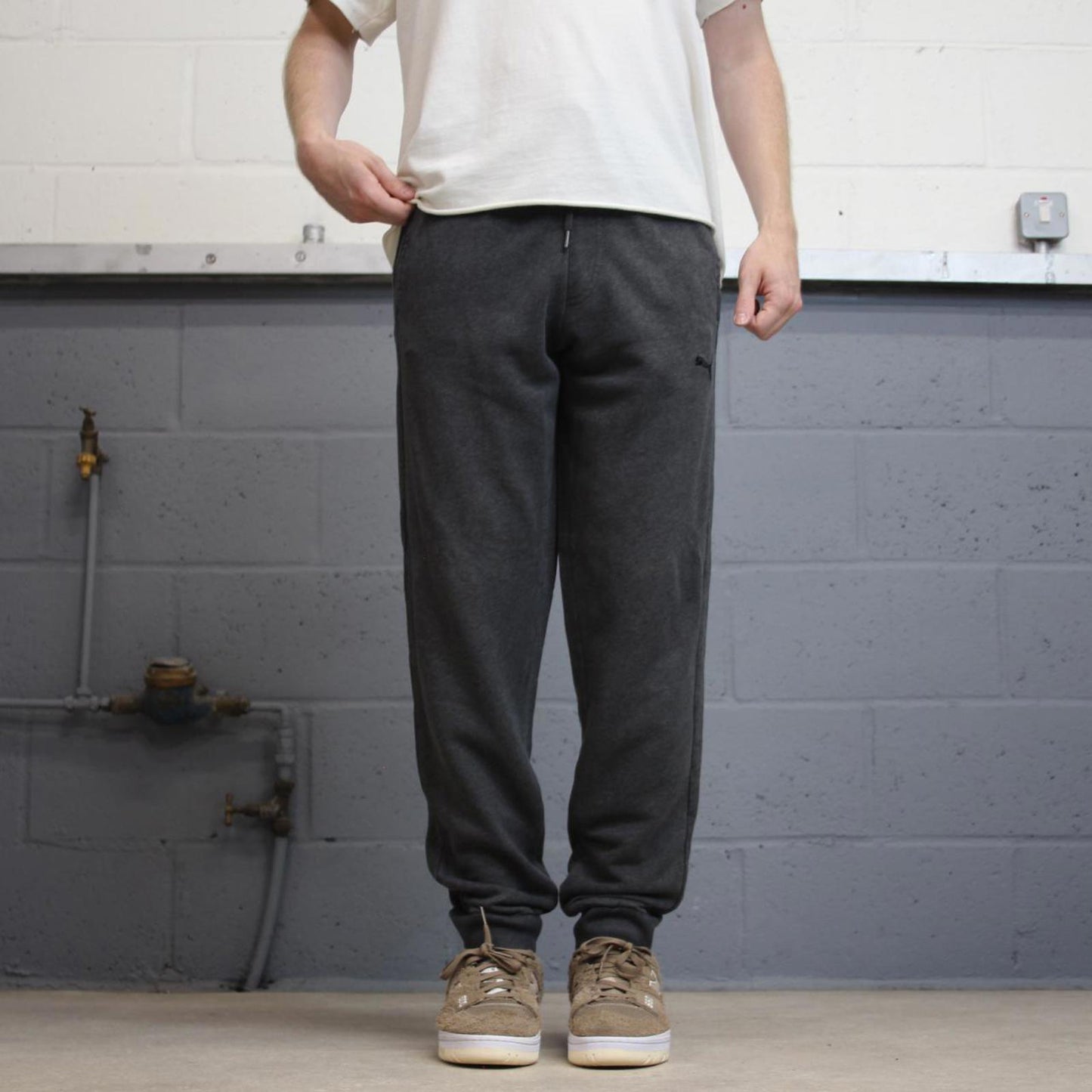 Y2k Grey Puma joggers M Mens sweatpants gymwear embroidered logo