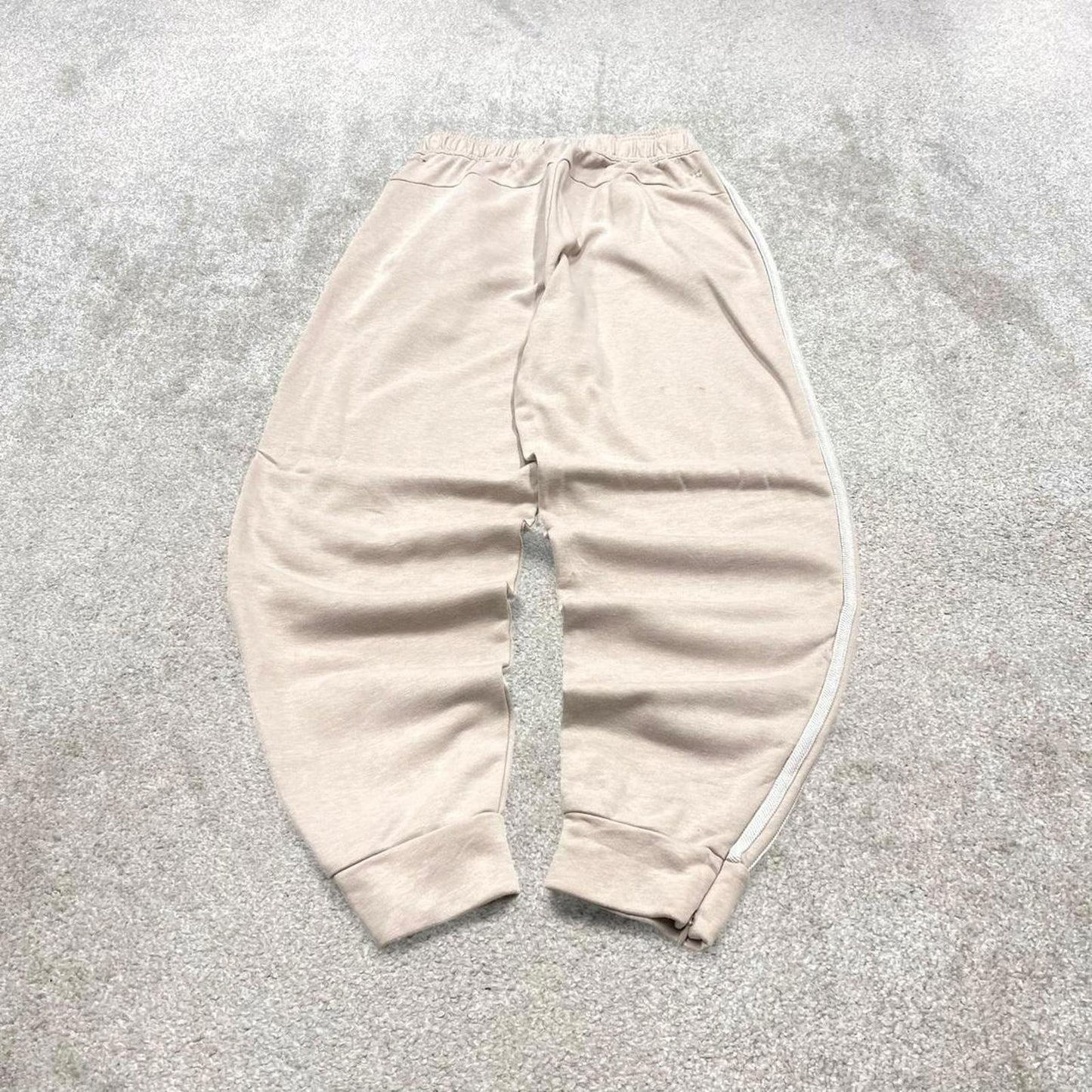 Y2k 00s Adidas joggers stripes S loose beige sweatpants side stripes gym wear