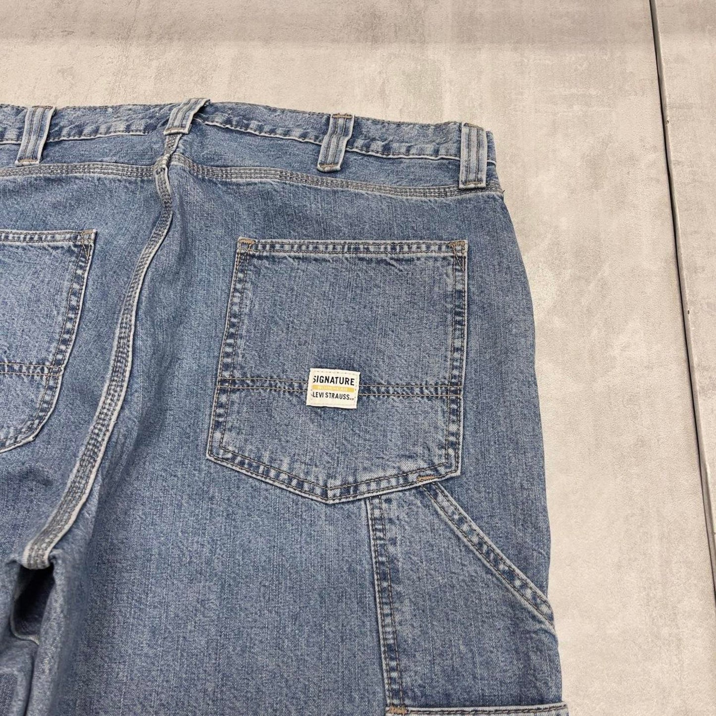 Blue baggy Levis carpenter jeans W38L32 loose wide leg thick denim 90s style cargos