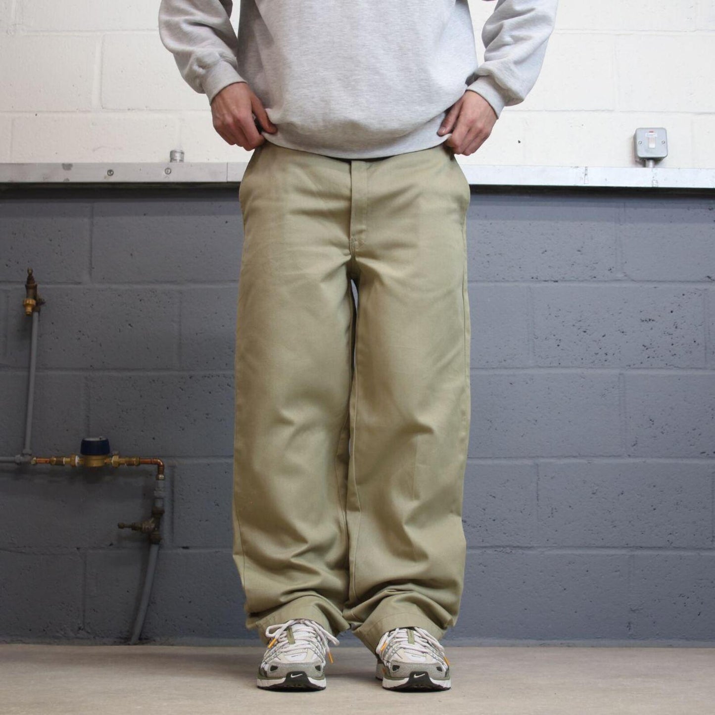Vintage Dickies work pants loose fit khaki W36L32
