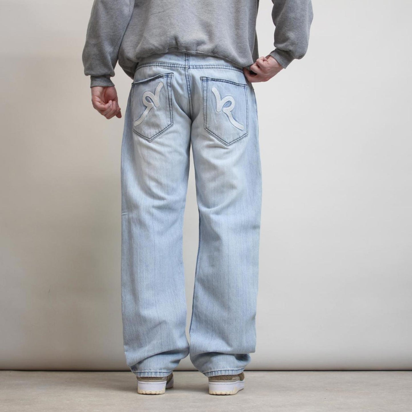 Mens Rocawear jeans W34 L32 loose blue y2k embroidered design jeans
