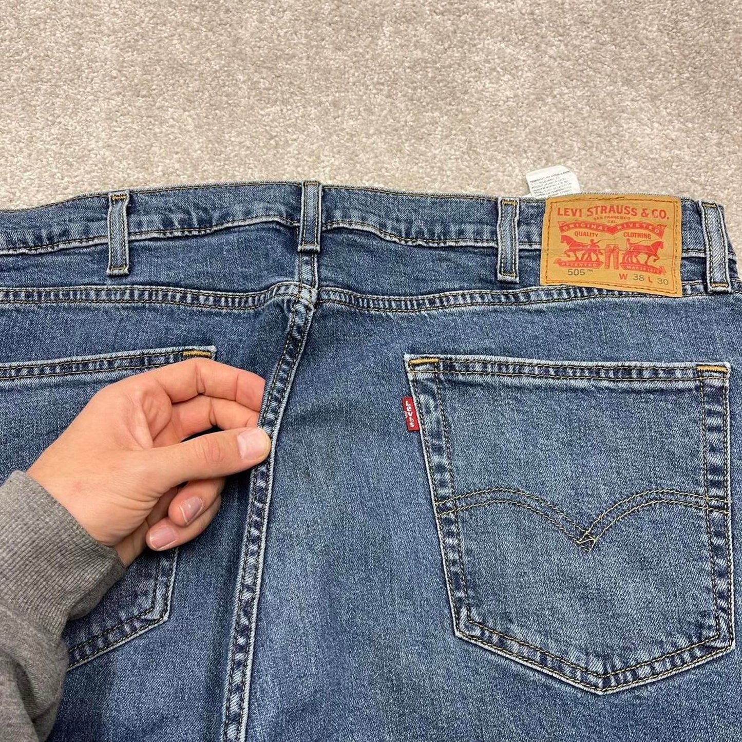 Levis 505 jeans y2k 90s style W38L30 red tab logo 5 pocket navy blue denim pants skater