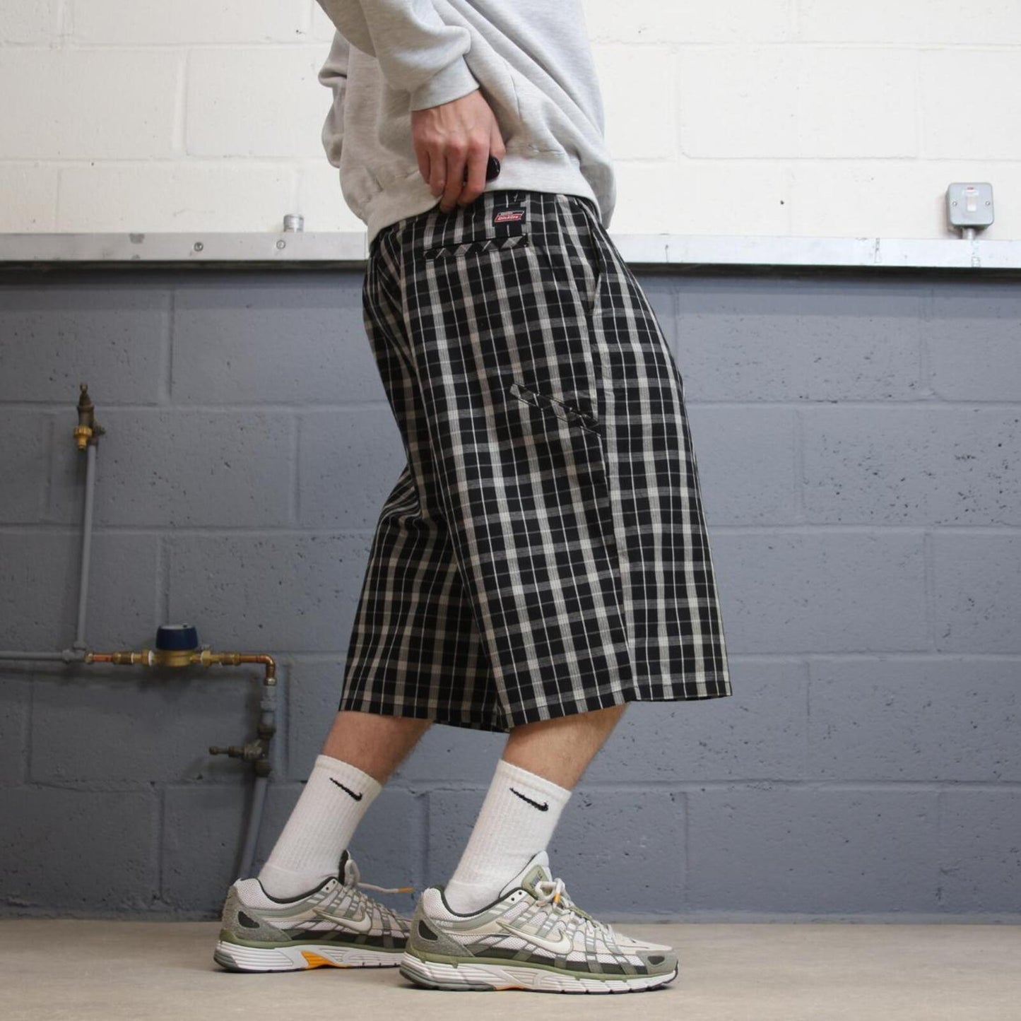 Dickies baggy checkered shorts carpenter black