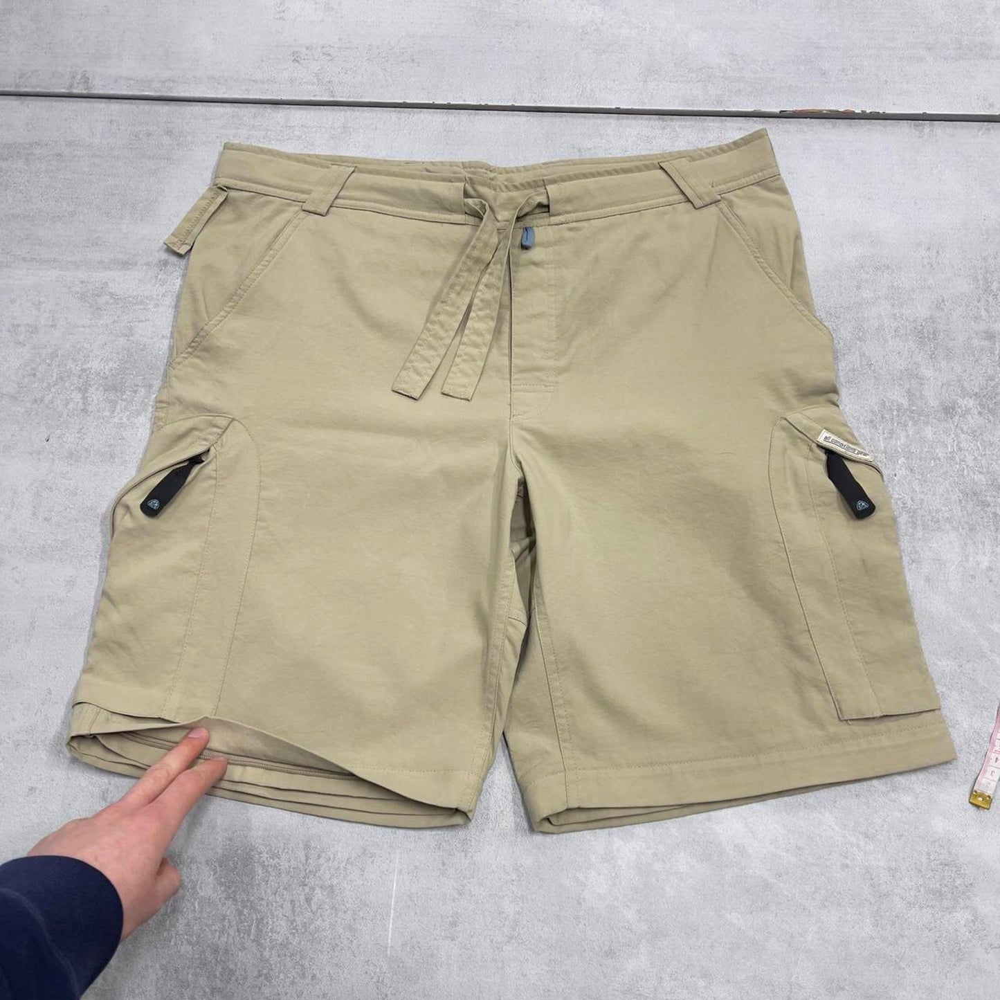 Nike ACG cargo shorts M (W38)