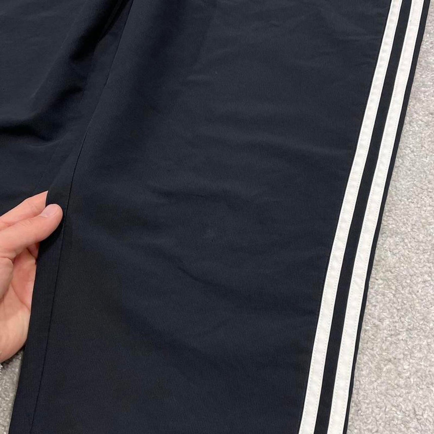 00s y2k Adidas tracksuit bottom XL black loose sporty style trackies side stripe track pants