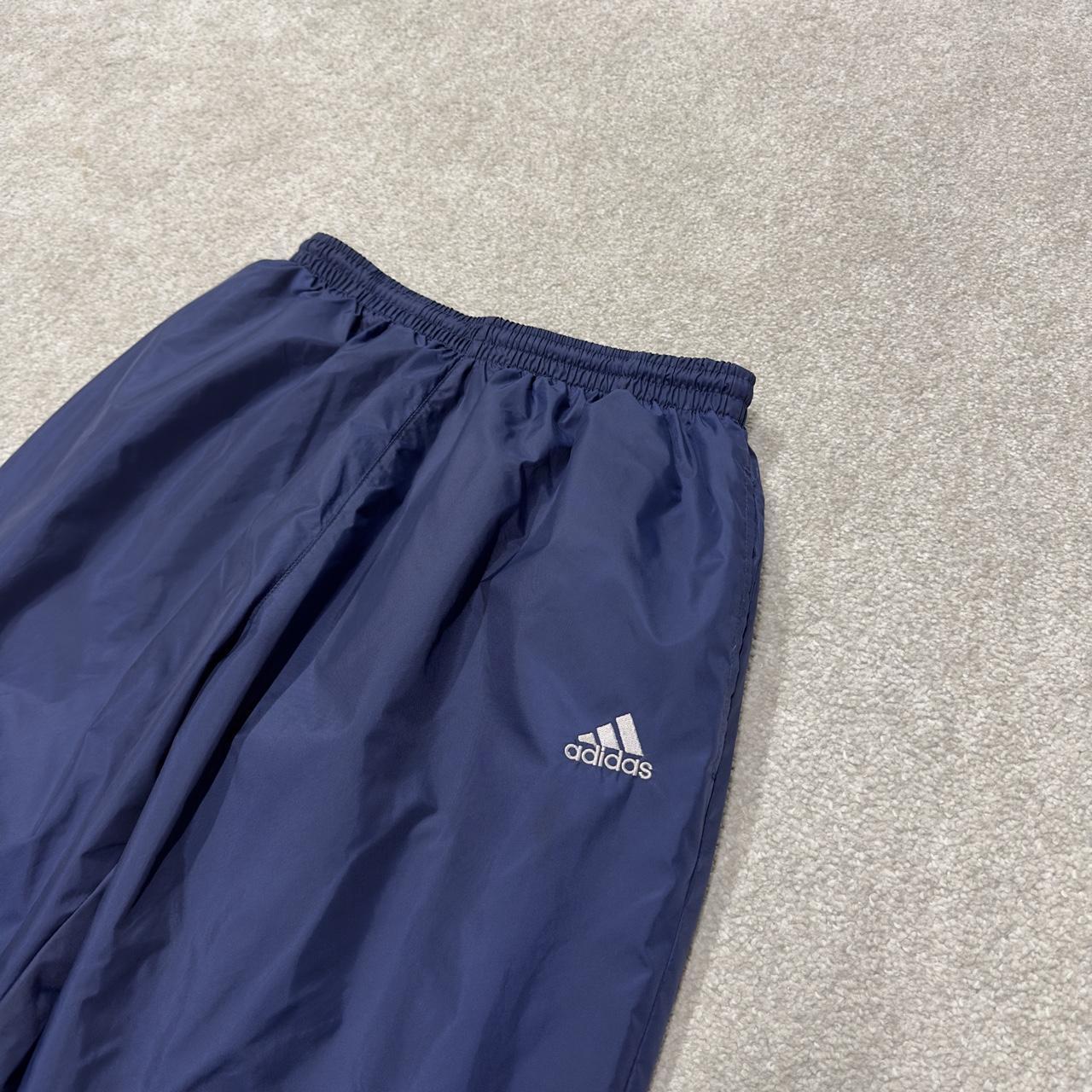 Y2K Adidas tracksuit bottoms loose leg navy small Loose lined embroidered logo casual track pants
