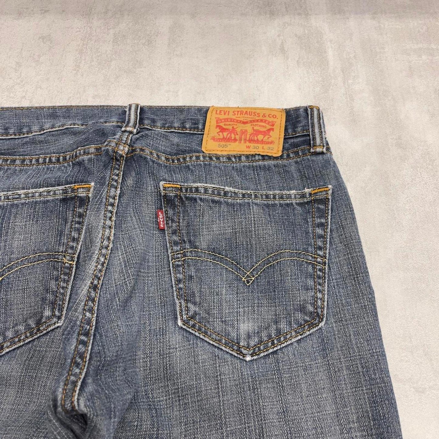 Blue Levis 505 jeans W30L32 90s style denim jeans red tab logo
