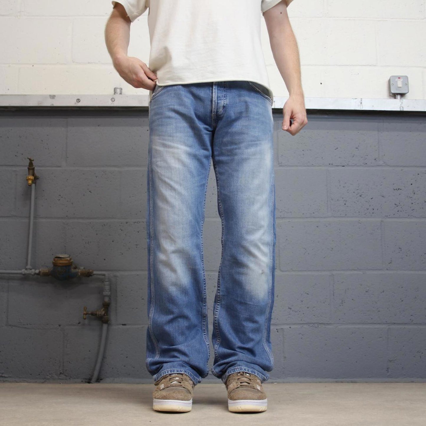 Vintage Wrangler jeans W33L34 mens blue straight leg denim y2k jeans